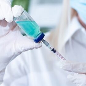 İlk Kez Bir İnsan Hastaya “Kanser Öldürücü Virüs” Enjekte Edildi   